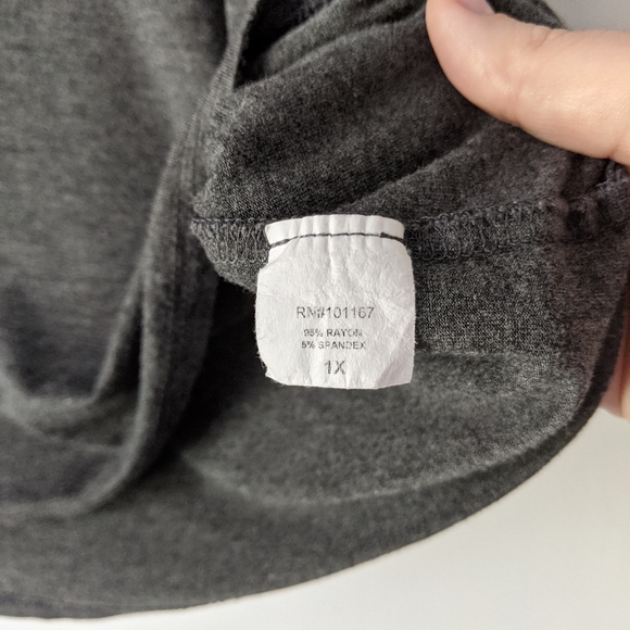 Pebble and Stone Gray Ruffle Sleeve Top Size 1X - Picture 6 of 6